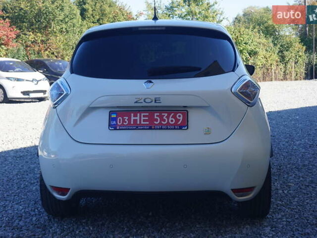 Белый Рено Зое, объемом двигателя 0 л и пробегом 93 тыс. км за 7200 $, фото 8 на Automoto.ua