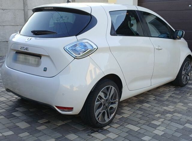 Білий Рено Зое, об'ємом двигуна 0 л та пробігом 98 тис. км за 7300 $, фото 3 на Automoto.ua