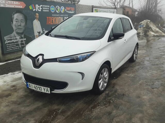 Белый Рено Зое, объемом двигателя 0 л и пробегом 129 тыс. км за 8300 $, фото 1 на Automoto.ua
