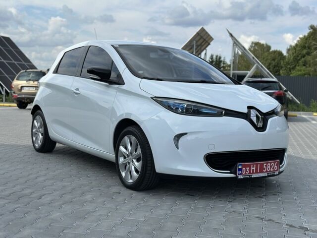 Белый Рено Зое, объемом двигателя 2 л и пробегом 77 тыс. км за 7200 $, фото 3 на Automoto.ua