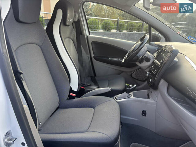 Білий Рено Зое, об'ємом двигуна 0 л та пробігом 118 тис. км за 6900 $, фото 10 на Automoto.ua