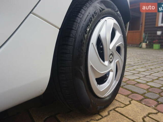 Білий Рено Зое, об'ємом двигуна 0 л та пробігом 112 тис. км за 6777 $, фото 60 на Automoto.ua