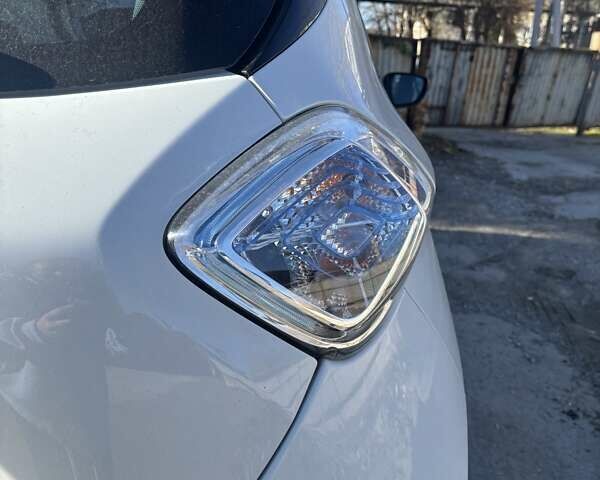 Білий Рено Зое, об'ємом двигуна 0 л та пробігом 105 тис. км за 7100 $, фото 18 на Automoto.ua