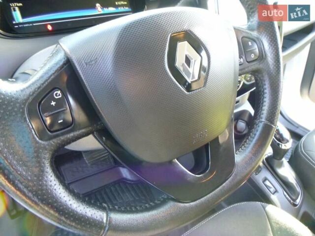 Белый Рено Зое, объемом двигателя 0 л и пробегом 81 тыс. км за 10300 $, фото 41 на Automoto.ua