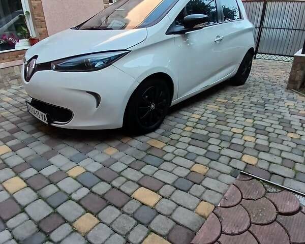 Белый Рено Зое, объемом двигателя 0 л и пробегом 200 тыс. км за 5350 $, фото 4 на Automoto.ua