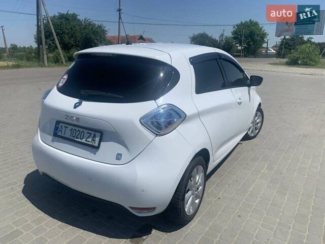 Белый Рено Зое, объемом двигателя 0 л и пробегом 154 тыс. км за 6800 $, фото 4 на Automoto.ua