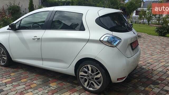 Белый Рено Зое, объемом двигателя 0 л и пробегом 71 тыс. км за 7850 $, фото 6 на Automoto.ua