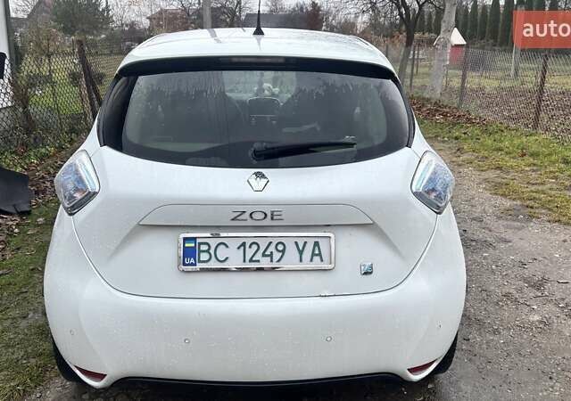 Белый Рено Зое, объемом двигателя 0 л и пробегом 147 тыс. км за 7000 $, фото 2 на Automoto.ua