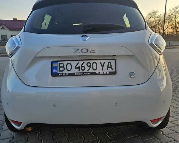 Белый Рено Зое, объемом двигателя 0 л и пробегом 112 тыс. км за 6600 $, фото 27 на Automoto.ua