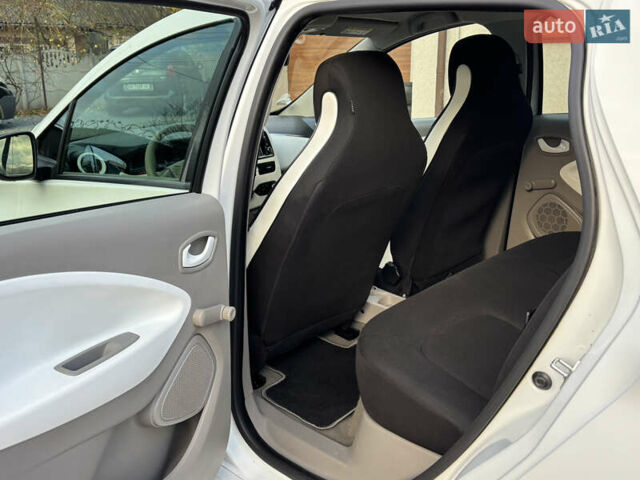 Білий Рено Зое, об'ємом двигуна 0 л та пробігом 116 тис. км за 6599 $, фото 11 на Automoto.ua