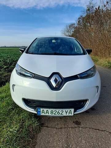 Белый Рено Зое, объемом двигателя 0 л и пробегом 163 тыс. км за 7950 $, фото 6 на Automoto.ua