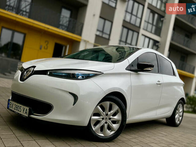 Белый Рено Зое, объемом двигателя 0 л и пробегом 108 тыс. км за 6499 $, фото 1 на Automoto.ua