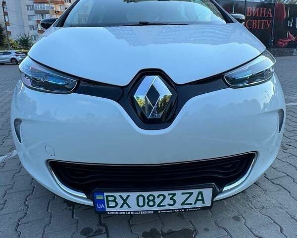 Білий Рено Зое, об'ємом двигуна 0 л та пробігом 100 тис. км за 7800 $, фото 17 на Automoto.ua