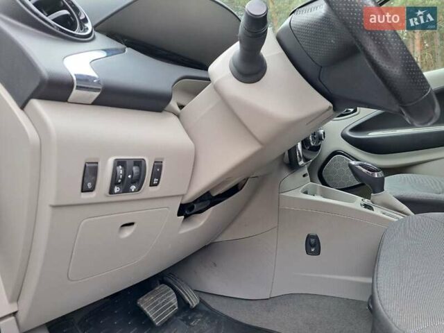 Белый Рено Зое, объемом двигателя 0 л и пробегом 65 тыс. км за 9800 $, фото 3 на Automoto.ua