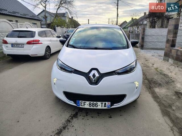 Білий Рено Зое, об'ємом двигуна 0 л та пробігом 40 тис. км за 6900 $, фото 4 на Automoto.ua