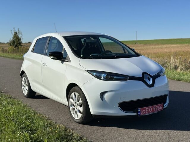 Белый Рено Зое, объемом двигателя 0 л и пробегом 66 тыс. км за 7200 $, фото 3 на Automoto.ua
