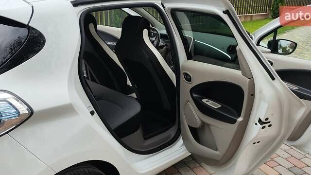 Білий Рено Зое, об'ємом двигуна 0 л та пробігом 50 тис. км за 7950 $, фото 13 на Automoto.ua