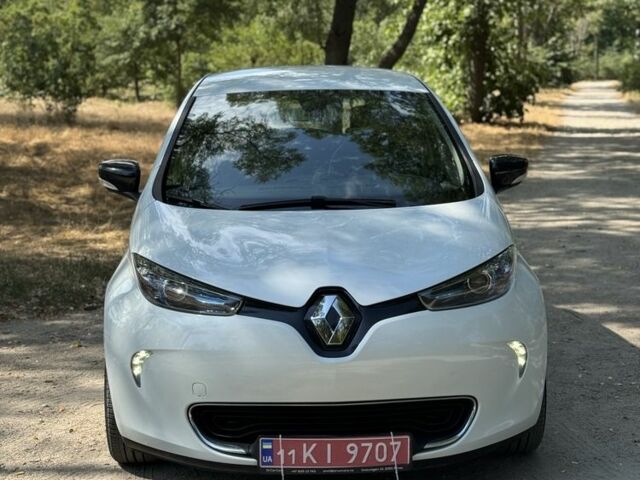 Білий Рено Зое, об'ємом двигуна 0 л та пробігом 155 тис. км за 6999 $, фото 4 на Automoto.ua