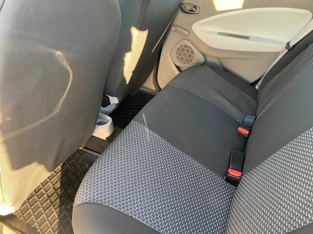 Білий Рено Зое, об'ємом двигуна 0 л та пробігом 51 тис. км за 9199 $, фото 9 на Automoto.ua