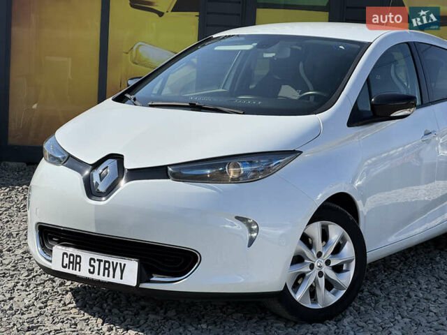 Білий Рено Зое, об'ємом двигуна 0 л та пробігом 98 тис. км за 6900 $, фото 7 на Automoto.ua
