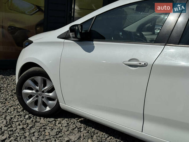 Білий Рено Зое, об'ємом двигуна 0 л та пробігом 98 тис. км за 6900 $, фото 22 на Automoto.ua