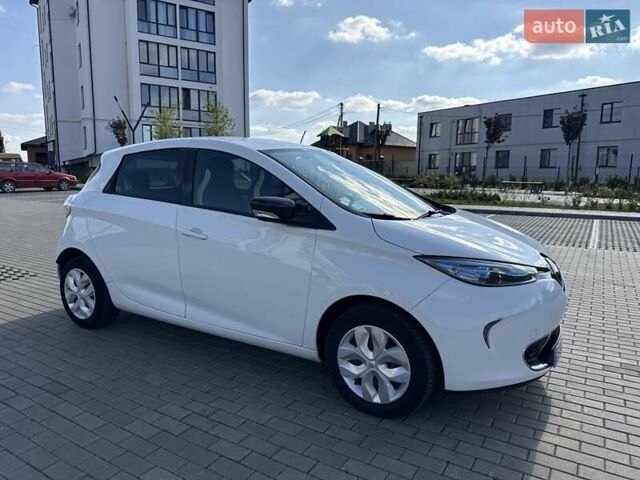 Белый Рено Зое, объемом двигателя 0 л и пробегом 147 тыс. км за 5900 $, фото 10 на Automoto.ua