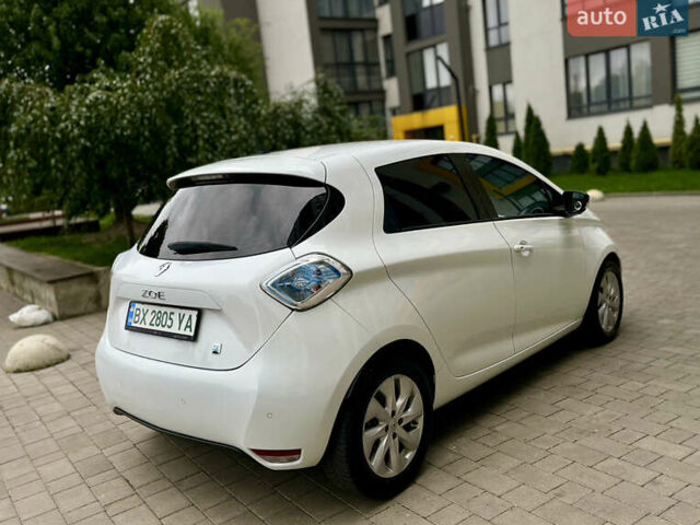 Белый Рено Зое, объемом двигателя 0 л и пробегом 108 тыс. км за 6499 $, фото 5 на Automoto.ua