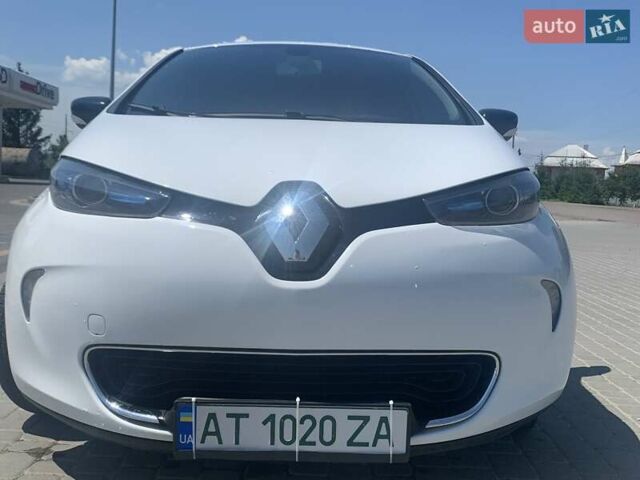 Белый Рено Зое, объемом двигателя 0 л и пробегом 154 тыс. км за 6800 $, фото 7 на Automoto.ua