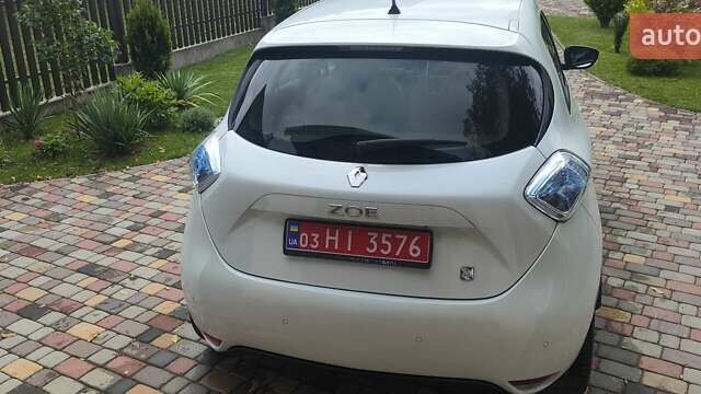Белый Рено Зое, объемом двигателя 0 л и пробегом 71 тыс. км за 7850 $, фото 7 на Automoto.ua