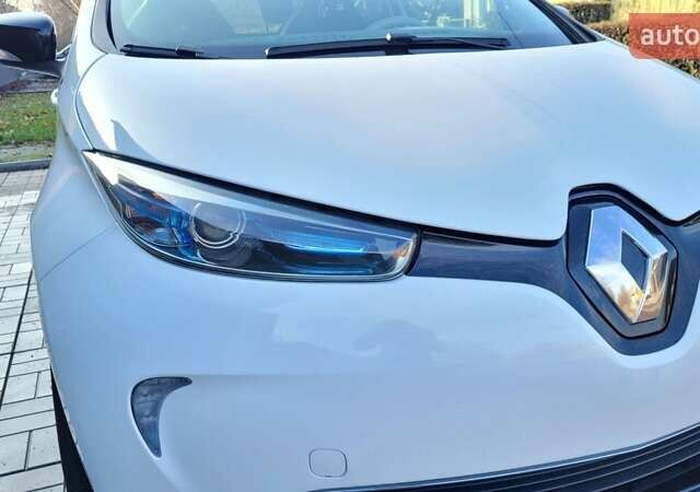 Белый Рено Зое, объемом двигателя 0 л и пробегом 113 тыс. км за 7200 $, фото 10 на Automoto.ua