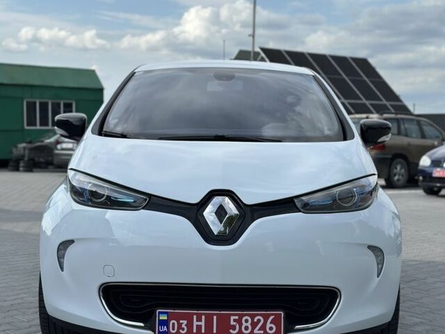 Белый Рено Зое, объемом двигателя 2 л и пробегом 77 тыс. км за 7200 $, фото 4 на Automoto.ua