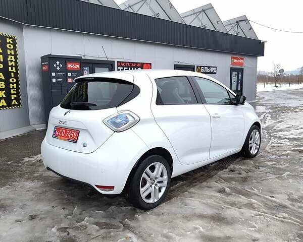 Белый Рено Зое, объемом двигателя 0 л и пробегом 51 тыс. км за 7000 $, фото 3 на Automoto.ua