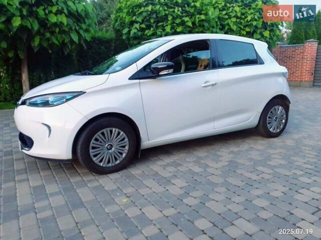 Белый Рено Зое, объемом двигателя 0 л и пробегом 152 тыс. км за 6999 $, фото 6 на Automoto.ua