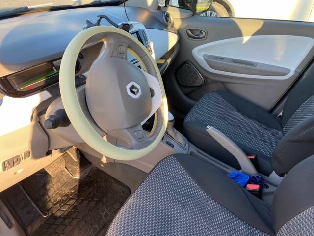 Білий Рено Зое, об'ємом двигуна 0 л та пробігом 51 тис. км за 9199 $, фото 7 на Automoto.ua
