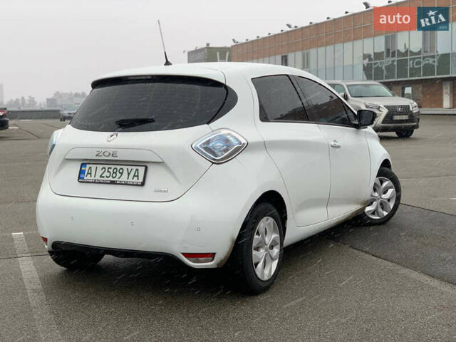 Белый Рено Зое, объемом двигателя 0 л и пробегом 120 тыс. км за 8000 $, фото 2 на Automoto.ua
