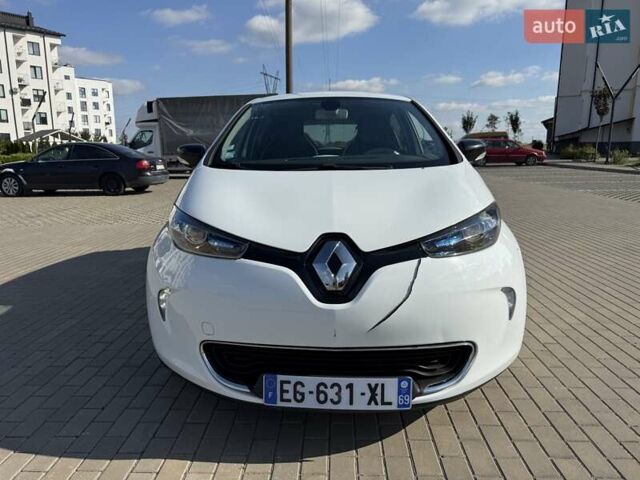 Белый Рено Зое, объемом двигателя 0 л и пробегом 147 тыс. км за 5900 $, фото 1 на Automoto.ua