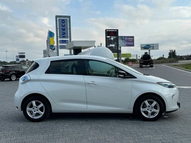 Белый Рено Зое, объемом двигателя 0 л и пробегом 164 тыс. км за 5999 $, фото 14 на Automoto.ua