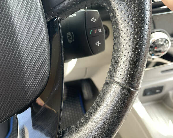 Белый Рено Зое, объемом двигателя 0 л и пробегом 71 тыс. км за 7000 $, фото 13 на Automoto.ua