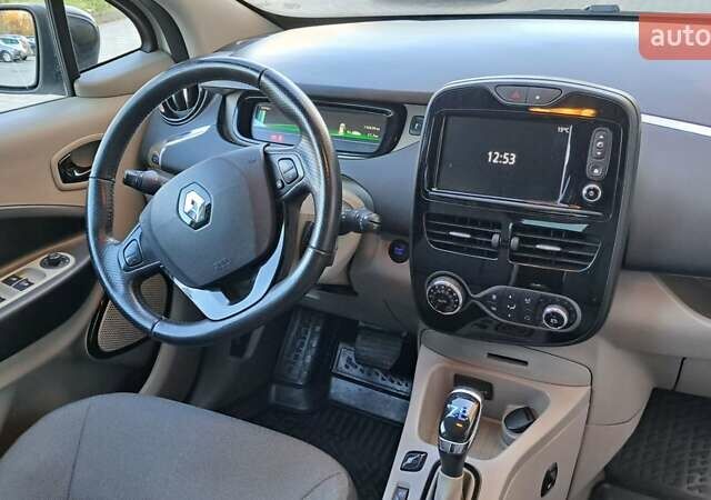 Рено Зое 2016 в Львове на Automoto.ua Белый Рено Зое, объемом двигателя 0 л и пробегом 115 тыс. км за 7100 $, фото 15 на Automoto.ua