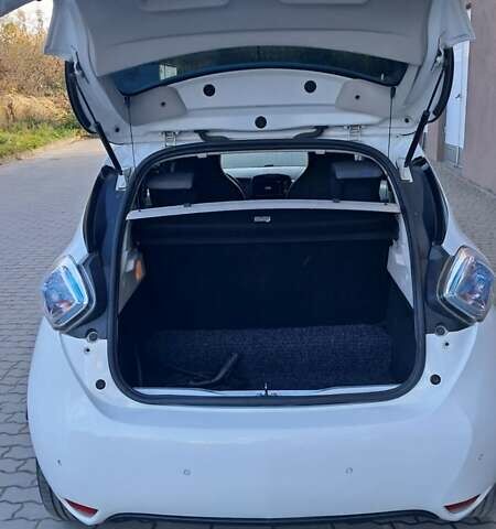 Рено Зое 2016 в Львове на Automoto.ua Белый Рено Зое, объемом двигателя 0 л и пробегом 115 тыс. км за 7100 $, фото 10 на Automoto.ua