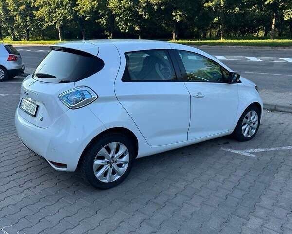 Білий Рено Зое, об'ємом двигуна 0 л та пробігом 100 тис. км за 7800 $, фото 6 на Automoto.ua