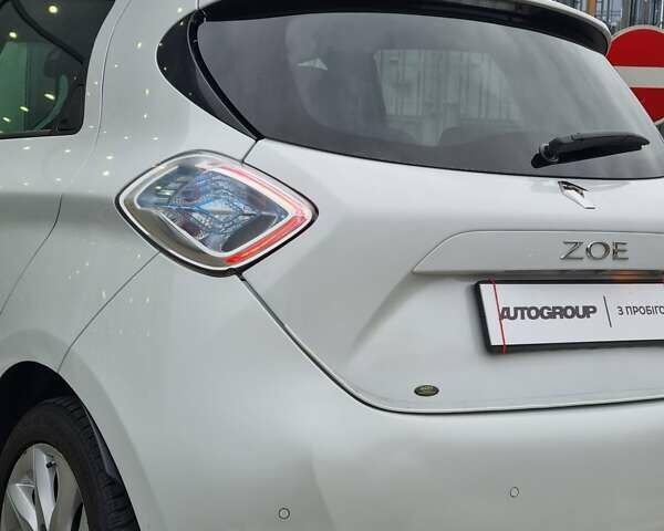 Білий Рено Зое, об'ємом двигуна 0 л та пробігом 122 тис. км за 6200 $, фото 15 на Automoto.ua