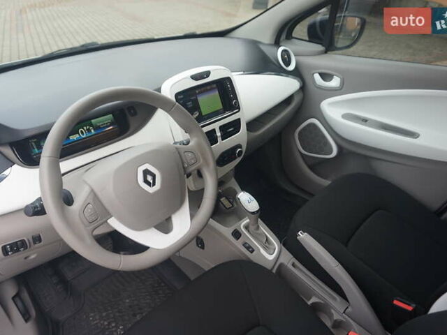 Білий Рено Зое, об'ємом двигуна 0 л та пробігом 112 тис. км за 6777 $, фото 26 на Automoto.ua