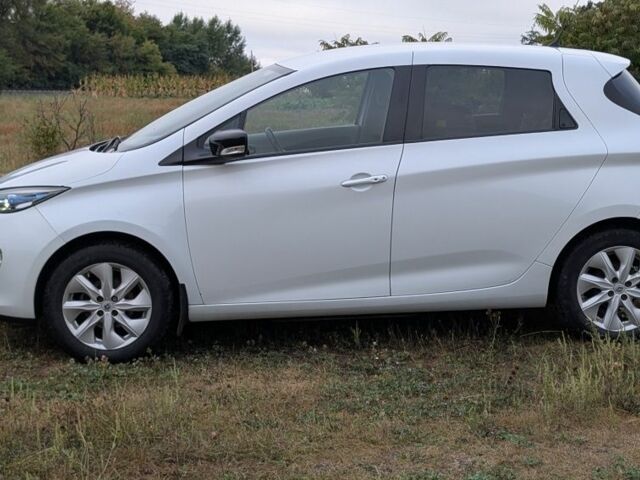 Білий Рено Зое, об'ємом двигуна 0 л та пробігом 87 тис. км за 6501 $, фото 2 на Automoto.ua