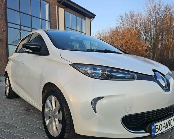 Белый Рено Зое, объемом двигателя 0 л и пробегом 112 тыс. км за 6600 $, фото 33 на Automoto.ua