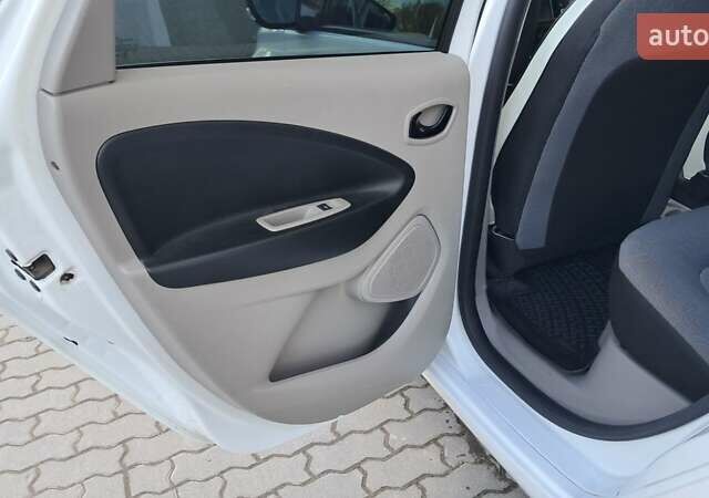 Рено Зое 2016 в Львове на Automoto.ua Белый Рено Зое, объемом двигателя 0 л и пробегом 115 тыс. км за 7100 $, фото 5 на Automoto.ua