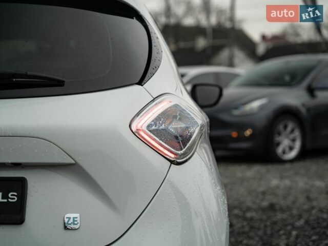 Білий Рено Зое, об'ємом двигуна 0 л та пробігом 78 тис. км за 7300 $, фото 6 на Automoto.ua