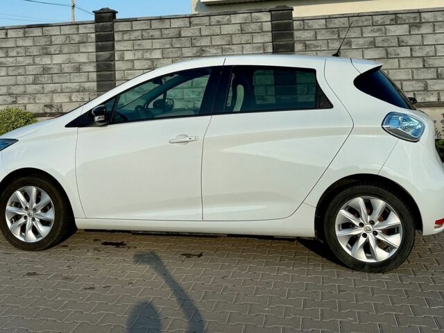 Білий Рено Зое, об'ємом двигуна 0 л та пробігом 44 тис. км за 7700 $, фото 7 на Automoto.ua