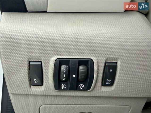 Белый Рено Зое, объемом двигателя 0 л и пробегом 41 тыс. км за 7100 $, фото 50 на Automoto.ua