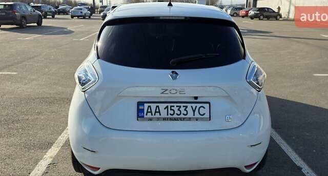 Білий Рено Зое, об'ємом двигуна 0 л та пробігом 192 тис. км за 5700 $, фото 6 на Automoto.ua